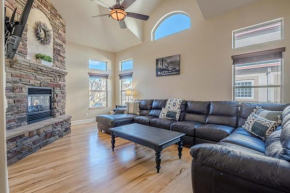 Compass House Game Room, 2 Fireplaces More!